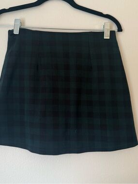 American Eagle Outfitters Green and Black Plaid Mini Skirt